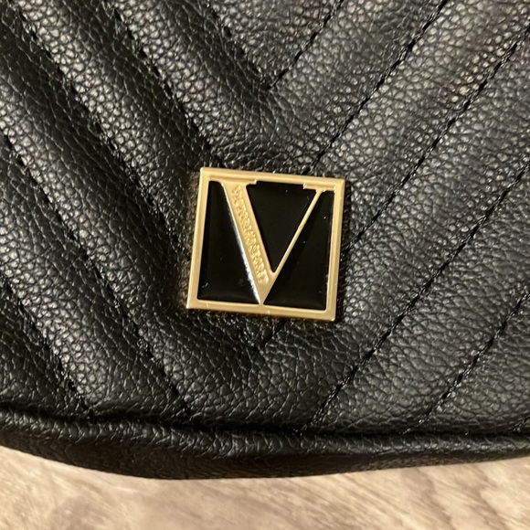 VICTORIA’S SECRET BLACK BUCKET POUCH - Picture 3 of 6